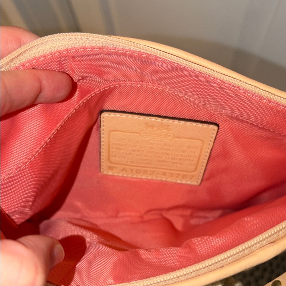 Coach Limited Edition 2010 Pierre Le Tan Large Beach Wristlet - Picture 6 of 9